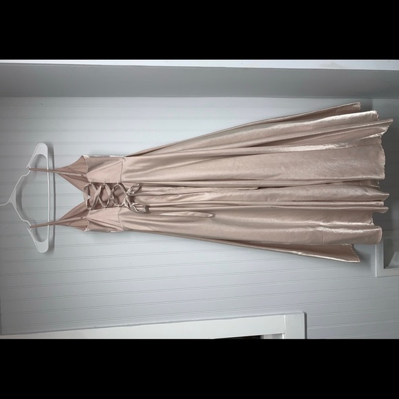 Pink Windsor prom dress - Picture 2 of 8